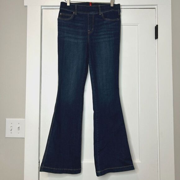 SPANX EveryWear Flare Jeans Size Medium High Rise - Picture 3 of 8